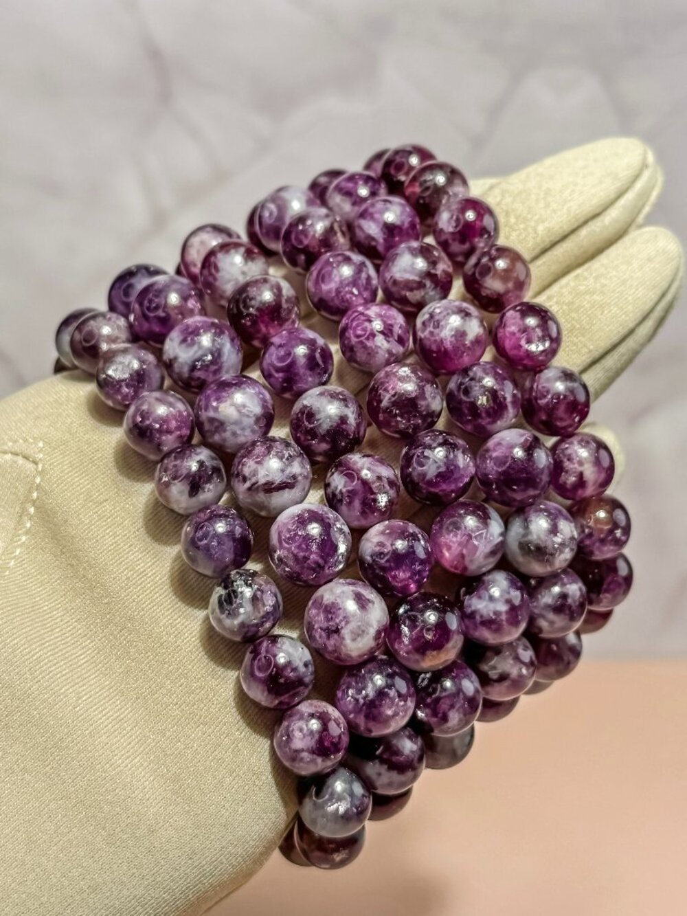 Lepidolite Beaded Bracelet (Bead size: 9mm-10mm)